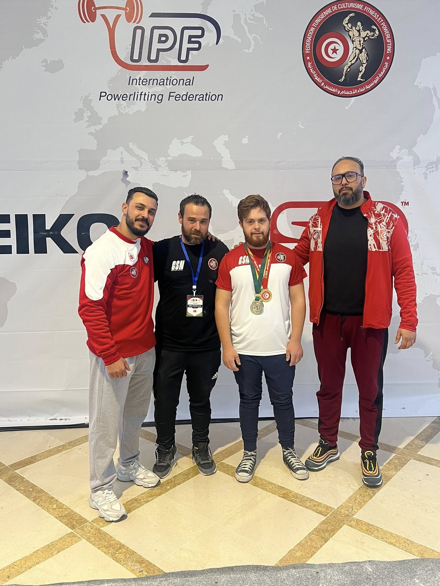 ابن الهمهاما نور بطل إفريقيا في رفع القوة