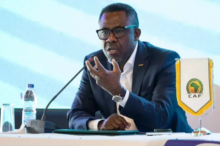 استقالة الأمين العام للكاف موسينغو-أومبا وسط جدل وأزمة ثقة